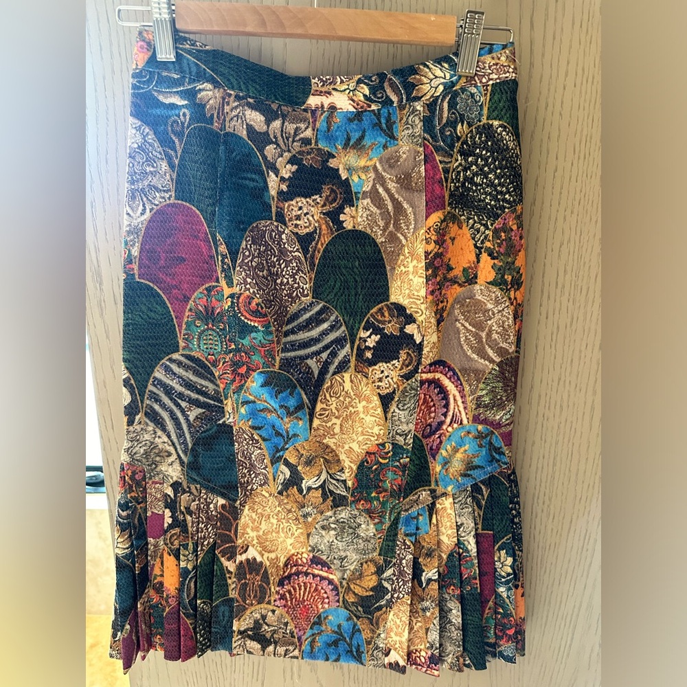 Size small Tenax fitted skirt made in Italy